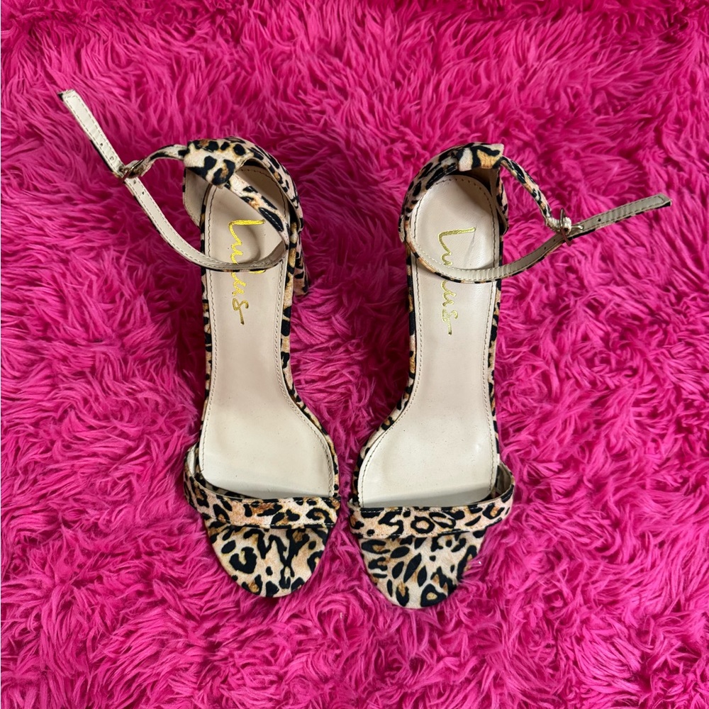 Lulu's Leopard Tan and‎ Black Ankle Strap Heels - women’s size 9